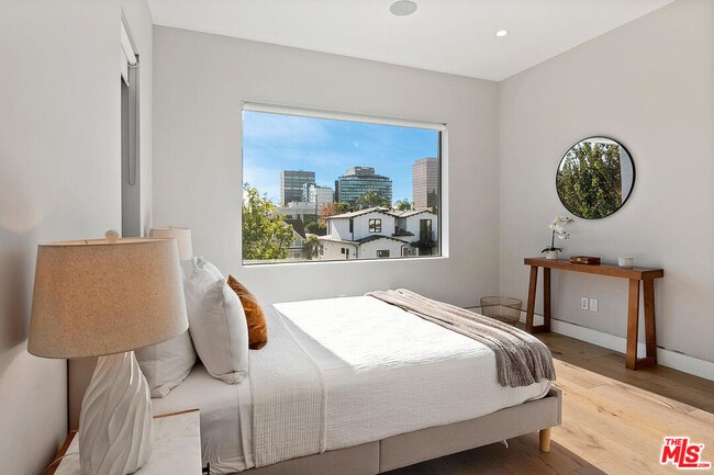 Building Photo - 6347 Maryland Dr