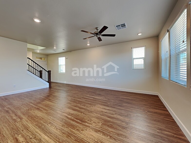 Building Photo - 4754 Tree Swing St