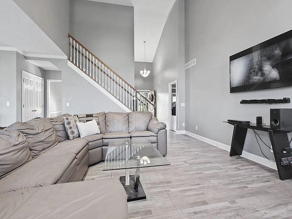 Building Photo - 2201 Knollbrook Way