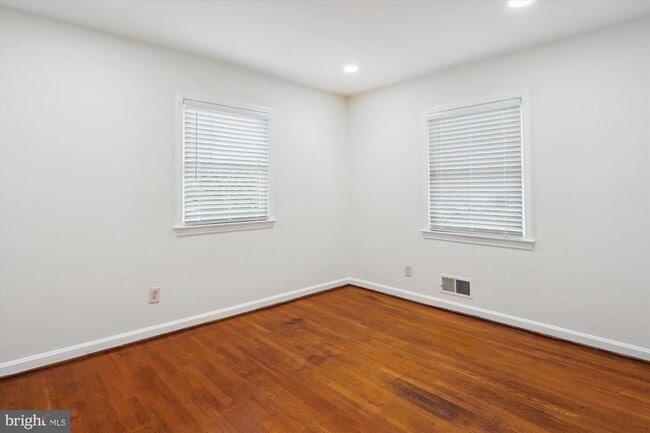 Building Photo - 6302 Orchid Dr