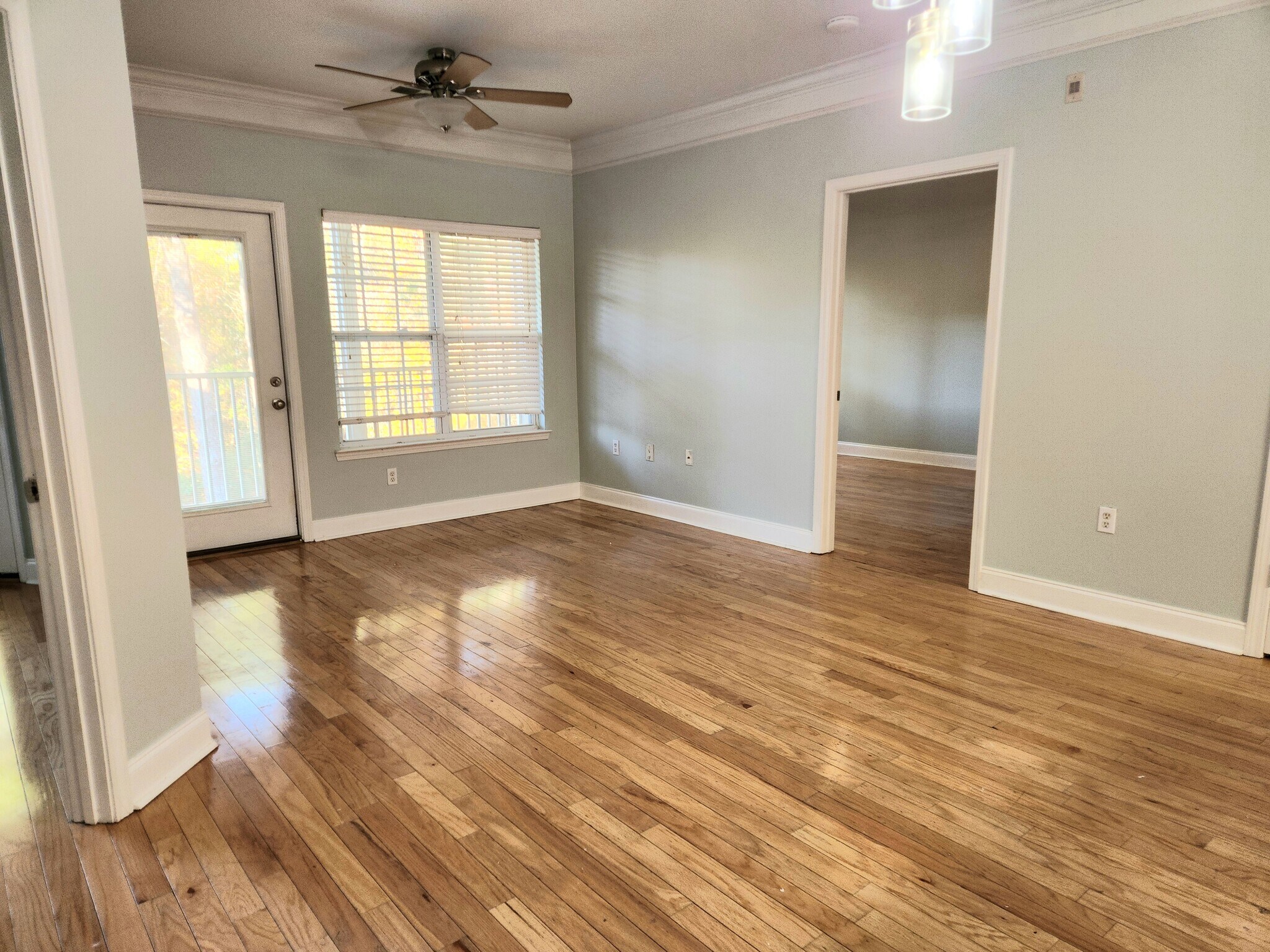 Building Photo - 2021 Basildon Rd