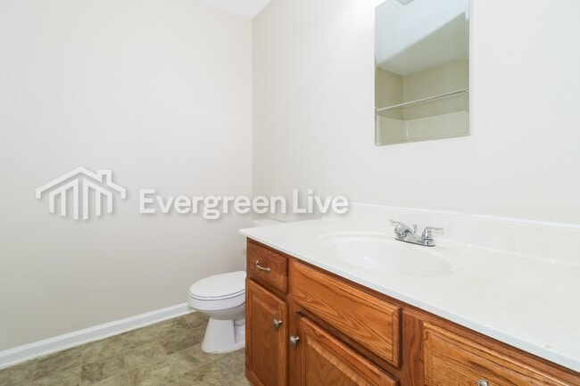 Building Photo - 4855 Royal Run Dr