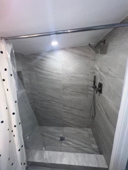 Building Photo - 6439 Willow Wood Ln