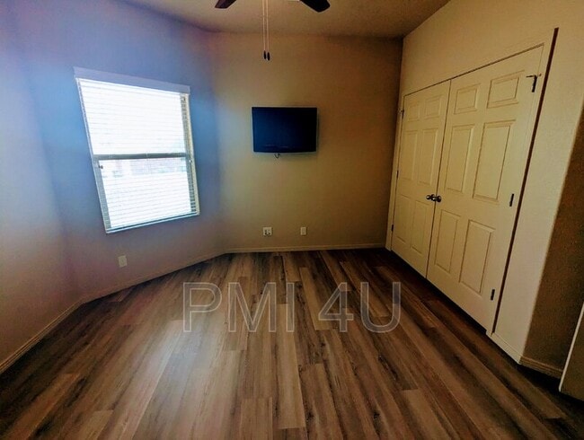 Building Photo - 2317 Garden Rd NE