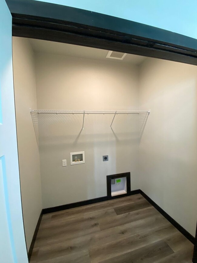 Building Photo - New Townhome in Priest River