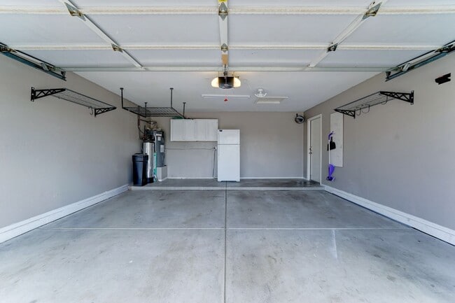 Building Photo - 2014 E Glenhaven Dr