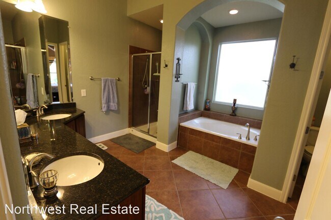 Building Photo - 4 br, 2.5 bath House - 11206 Burnt Sienna