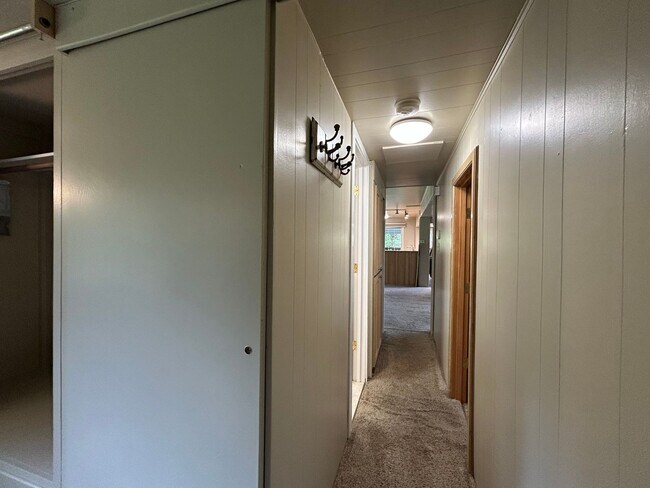 Building Photo - Stunning Views! Secluded 2 Bed, 1 Bath Gem!