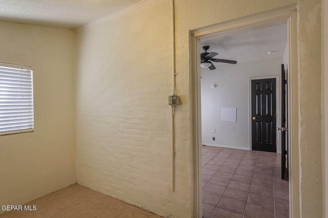 Building Photo - 3611 Yandell Dr