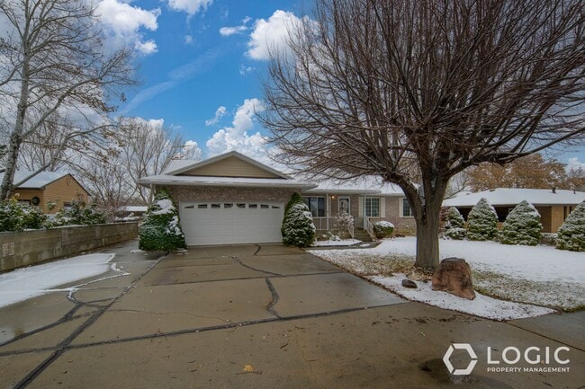Primary Photo - Spacious Home in Tooele!