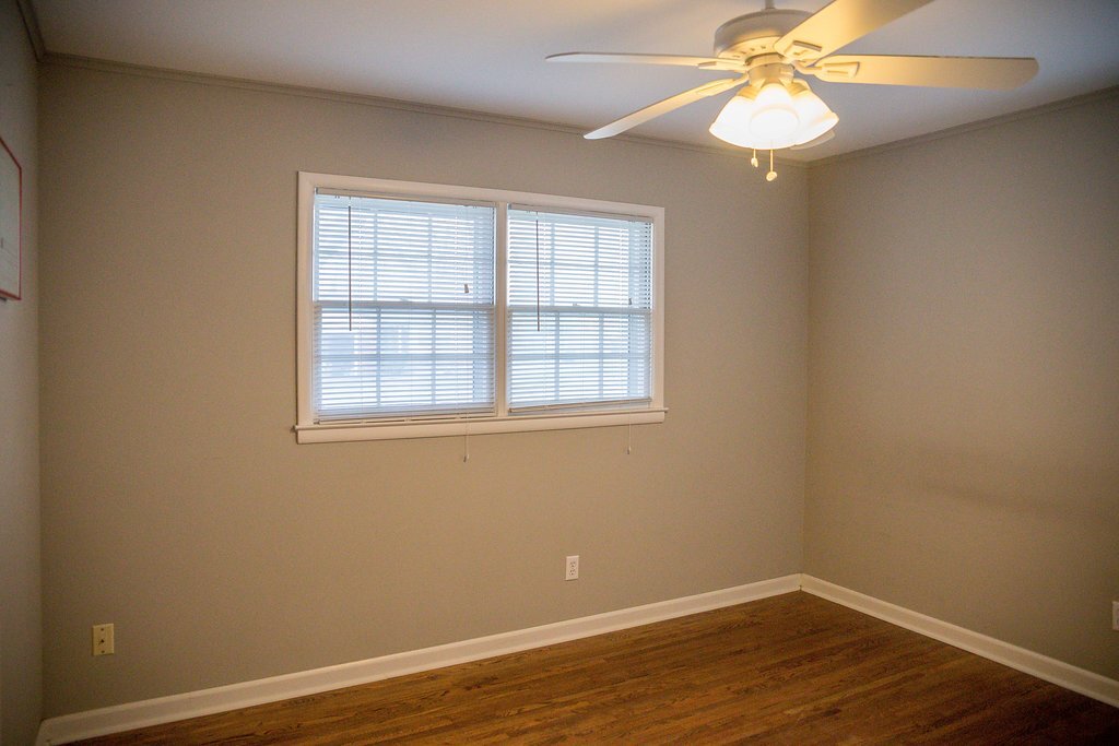 Building Photo - 4350 E 60th St