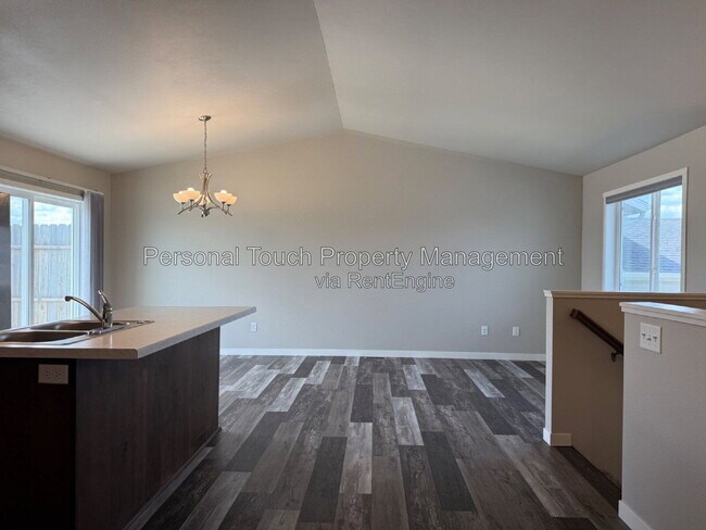Building Photo - 1067 Barnes Dr W