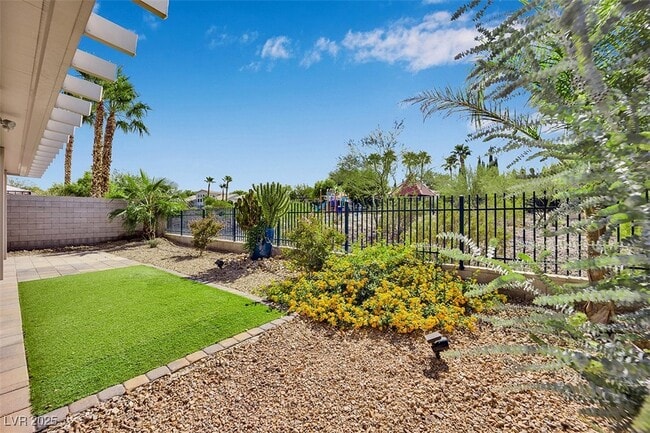 Building Photo - 3027 Panorama Ridge Dr