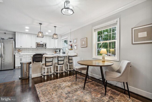 Building Photo - 2502 Duxbury Pl