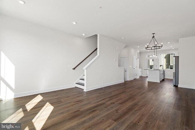 Building Photo - 596 Watermans Dr