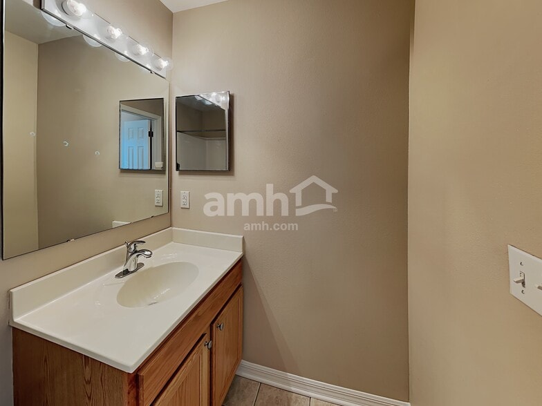 Building Photo - 13819 Gentle Woods Ave