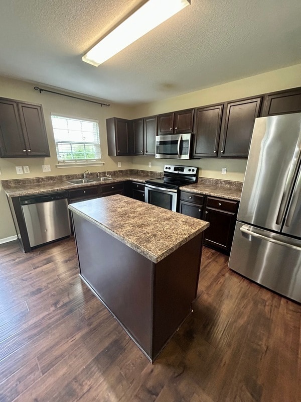 Building Photo - 3987 Tallowtree Ln