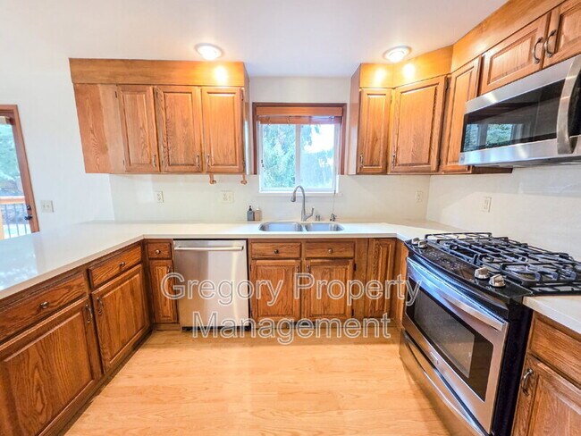 Building Photo - 4155 West Lake Sammamish Pkwy NE
