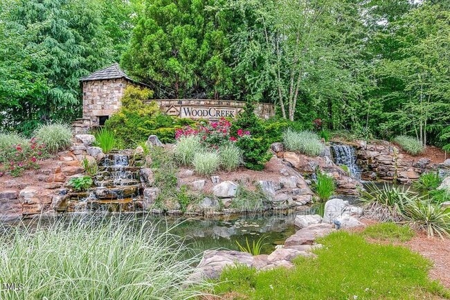Building Photo - 121 Harvestwood Dr