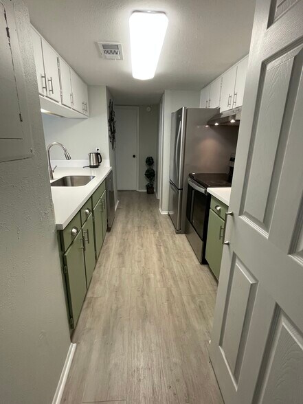 Building Photo - 4190 35th Ter S