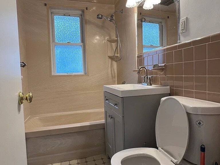 Building Photo - 24 Chetwynd Rd