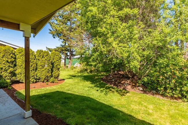 Building Photo - 2 Bed 2 Bath Home - 55+ Community Only