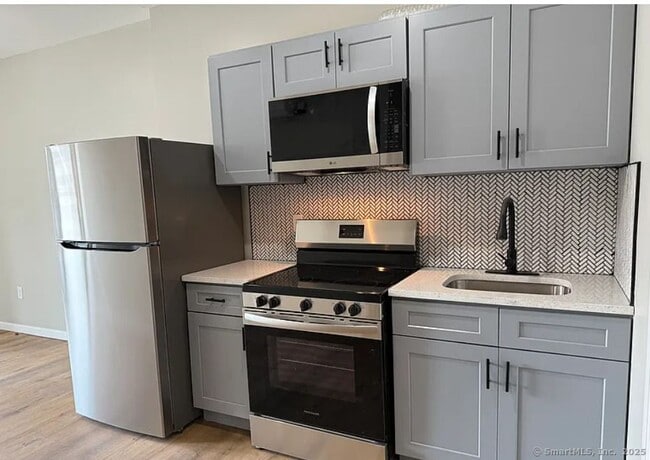 Building Photo - 61 Field St