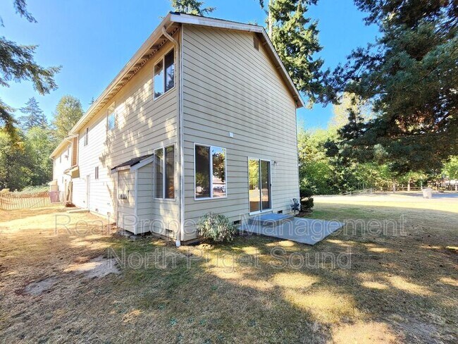 Building Photo - 6624 206th Pl NE