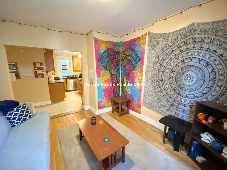 Building Photo - 8 Eldora St