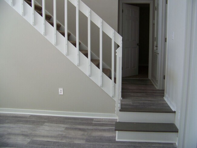 Building Photo - WATERS EDGE