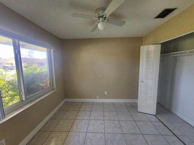 Building Photo - 1455 Longarzo Pl