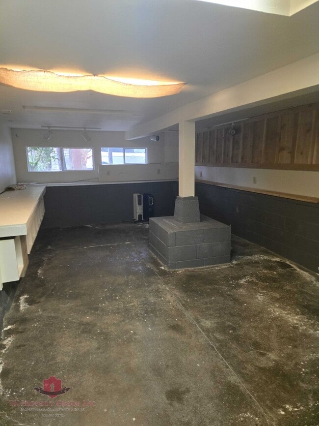 Building Photo - 14320 Colfax Hwy
