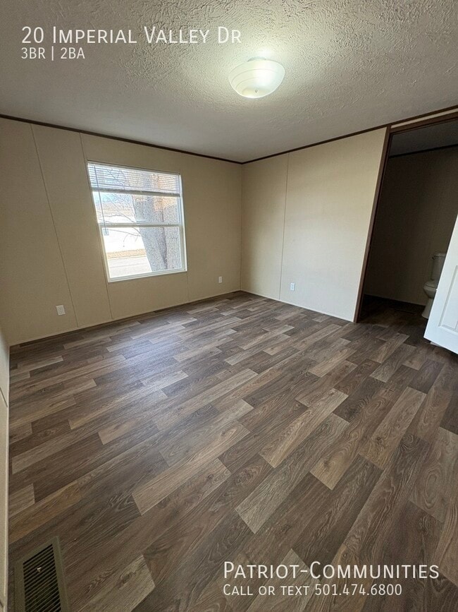 Building Photo - 20 Imperial Valley Dr