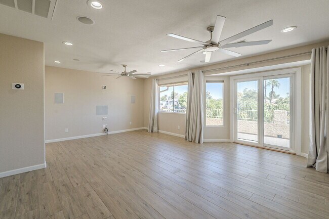 Building Photo - Luxury Waterfront Home in Ocotillo – Avail...