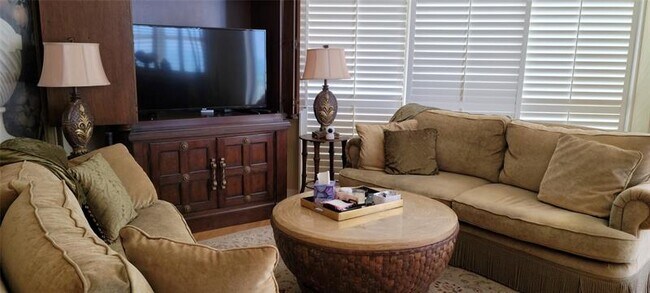 Building Photo - 2080 S Ocean Dr
