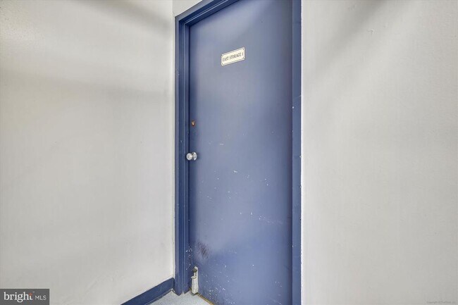 Building Photo - 4201 CATHEDRAL Ave NW