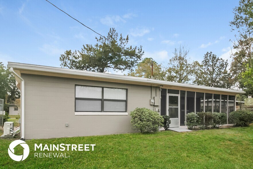 Building Photo - 950 Lormann Cir