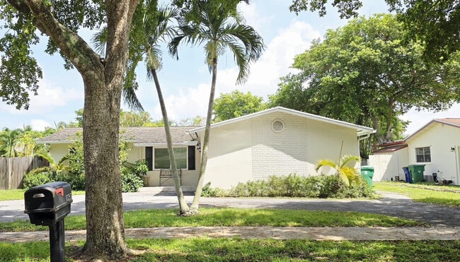 Building Photo - 10253 SW 50th St