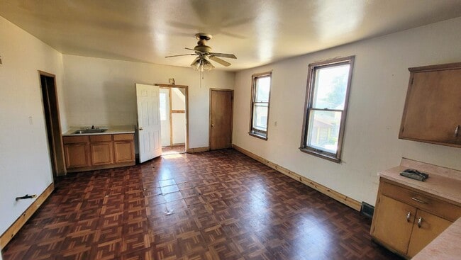 Building Photo - 2471 S 17th St