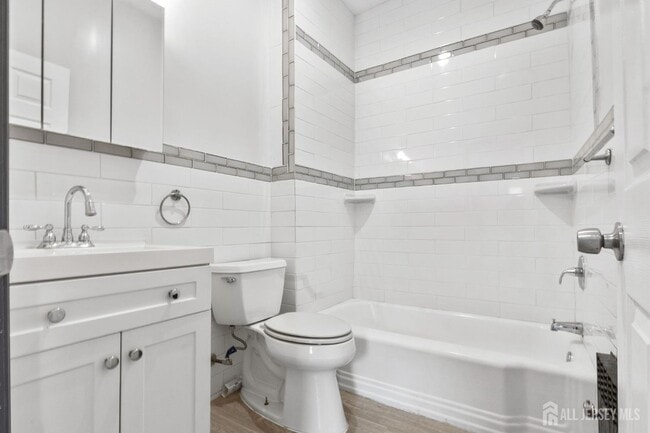 Building Photo - 211 N 13th St