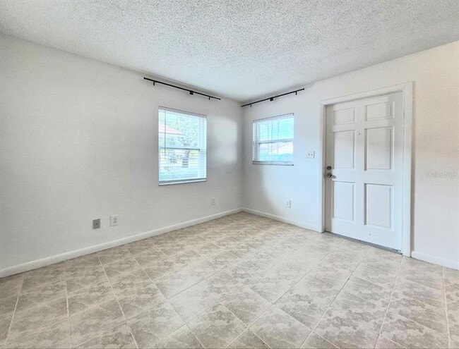 Building Photo - 2408 W Cypress St