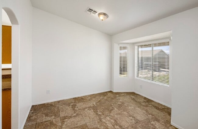 Building Photo - AVAILABLE NOW IN MESA RED MOUNTAIN AREA