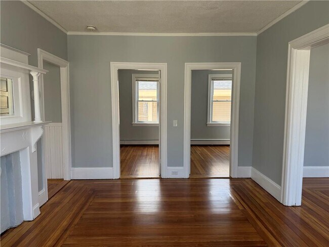 Building Photo - 368 Orms St