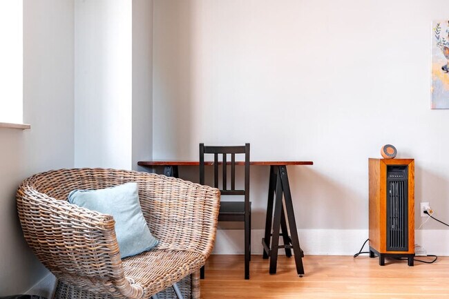 Building Photo - 605 Dennison Ave