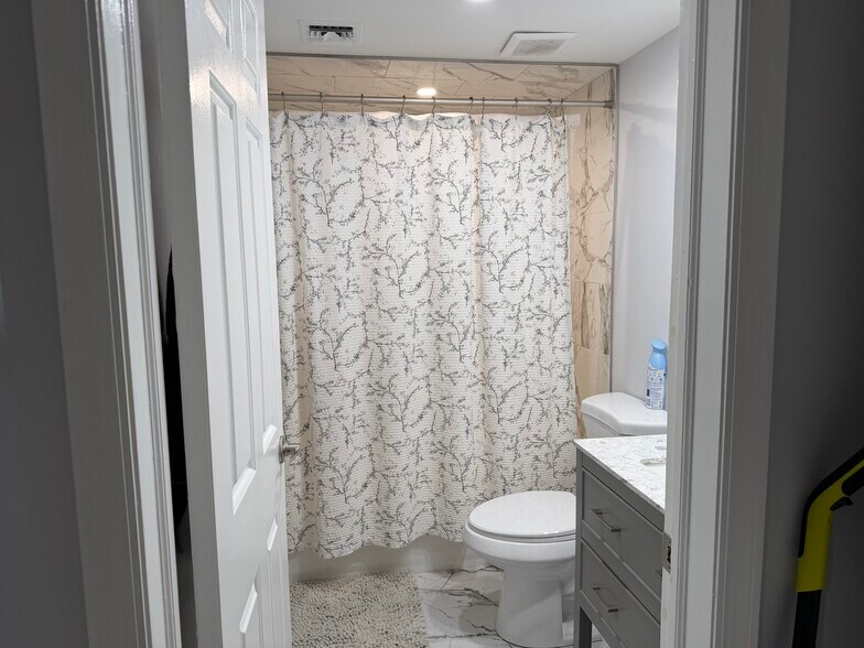 Building Photo - 54 Quartz Ln
