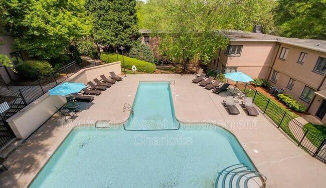 Building Photo - 207 N Dotger Ave