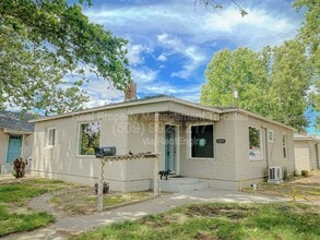 Building Photo - 1303 W Shoshone St
