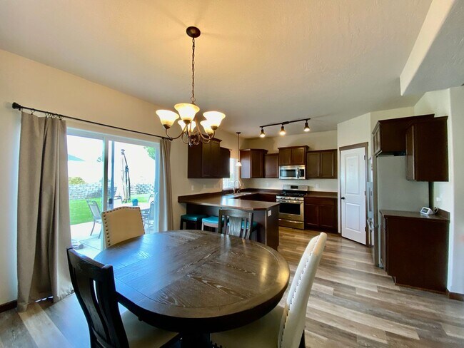 Building Photo - Immaculate home in the heart of Strawberry...