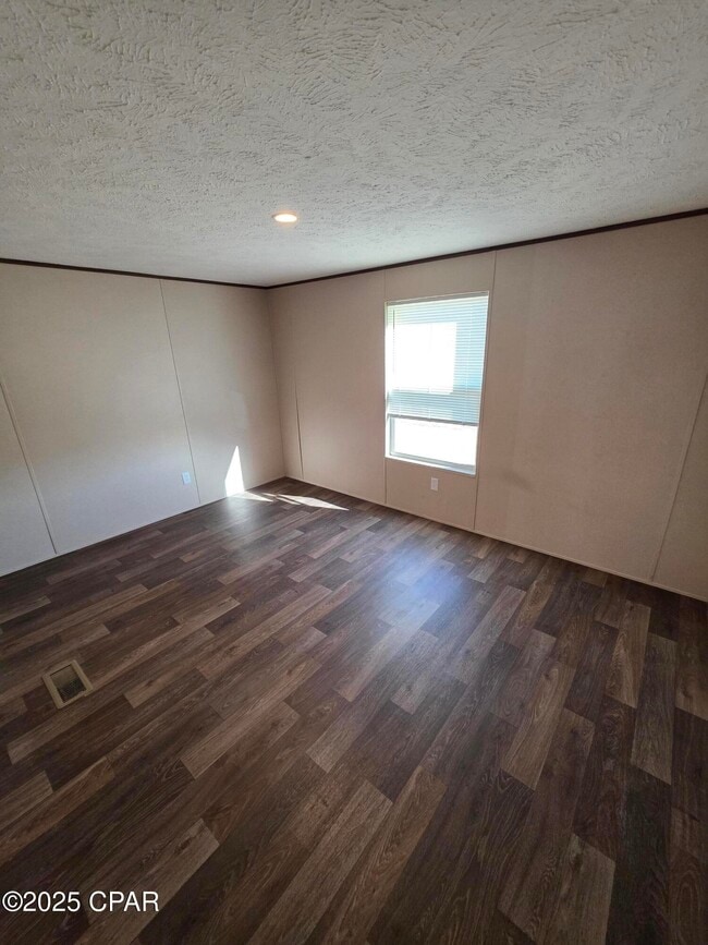 Building Photo - 5921 Nadine Rd