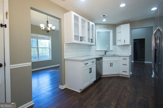 Building Photo - 413 Vista Way